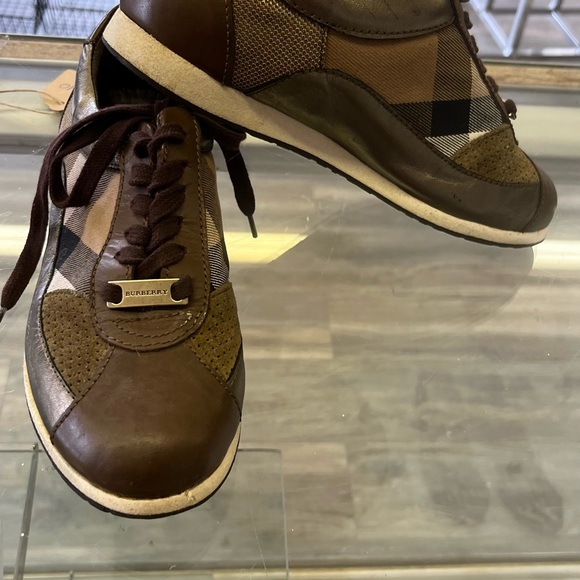 BURBERRY LONDON NOVA CHEK SHOES - Picture 2 of 9